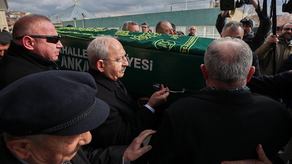 Kılıçdaroğlu, Murat Karayalçın’ın ağabeyinin cenaze törenine katıldı