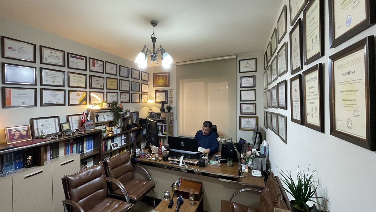 51 yaşında 18 diploma sahibi: Öğrenmekten vazgeçmemek lazım