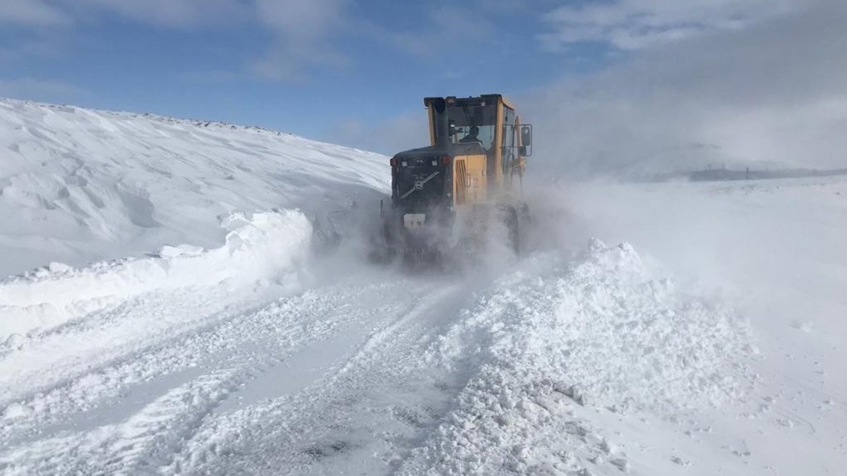 Kar Sivas'ı fena vurdu: 52 köy yolu kapandı