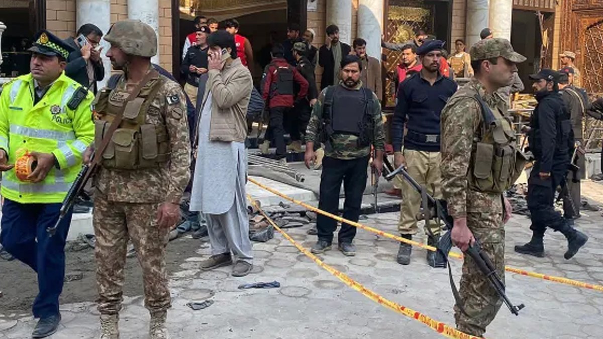 İlk safa geçip onlarca kişiyi katletti! Camideki kanlı saldırıda bilanço artıyor