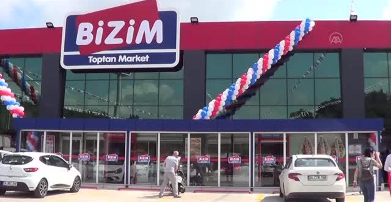 O market ayçiçek yağını indirimli değil, bedava verecek! 5 litrelik yağını kapan eve koştu: Ücretsiz ayçiçek yağı dağıtımı resmen başladı!