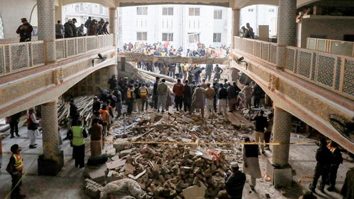 100'ü aşkın kişi ölmüştü: Bombacının camiye nasıl girdiği ortaya çıktı