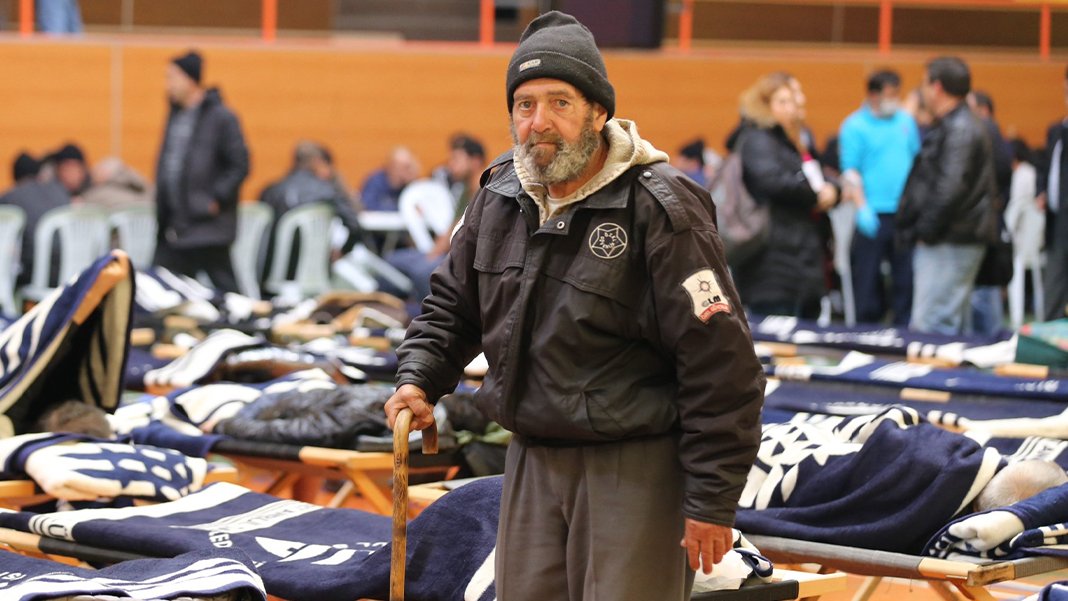 İstanbul Valisi Ali Yerlikaya'dan sokakta kalanlar için İstanbullulara çağrı