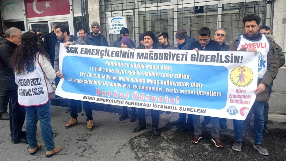 SGK çalışanlarından İstanbul'da eylem: İnsanca yaşamak istiyoruz