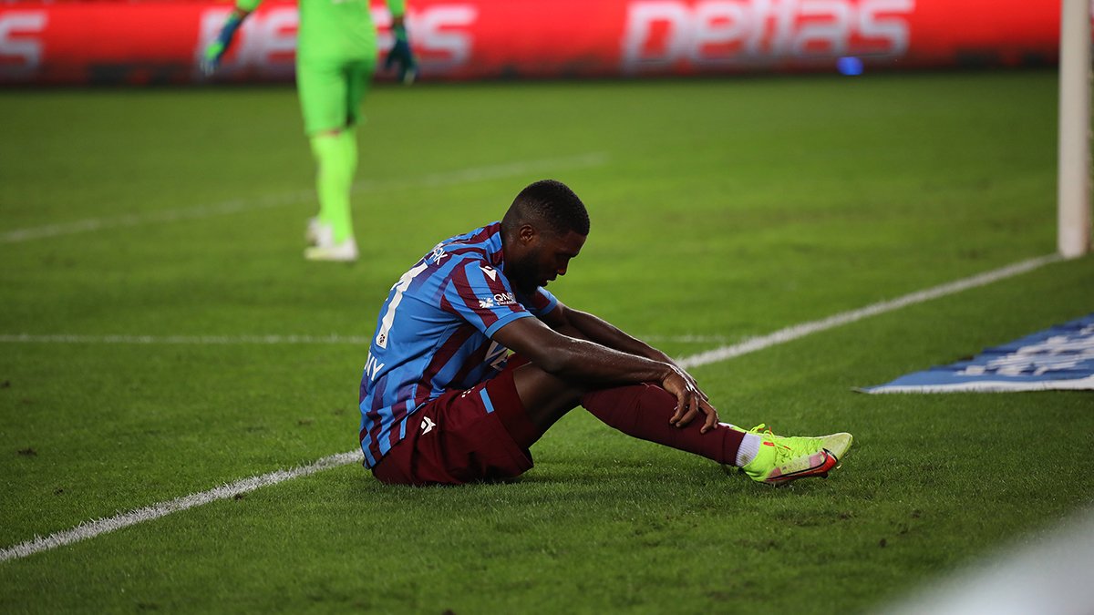 Trabzonspor'da flaş ayrılık: Derbi kadrosunda yok