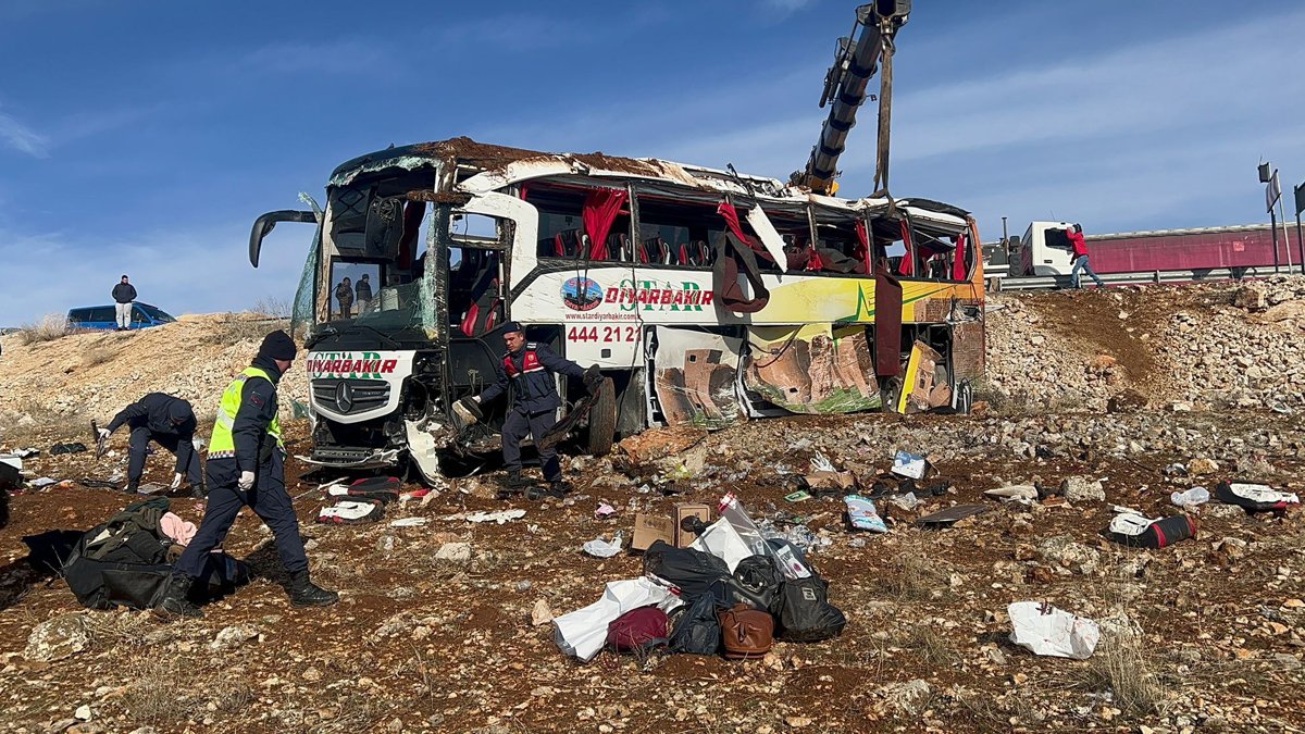 Afyonkarahisar'daki korkunç kazada yaralanan yolcu o anları anlattı: Bir baktım uçuyoruz
