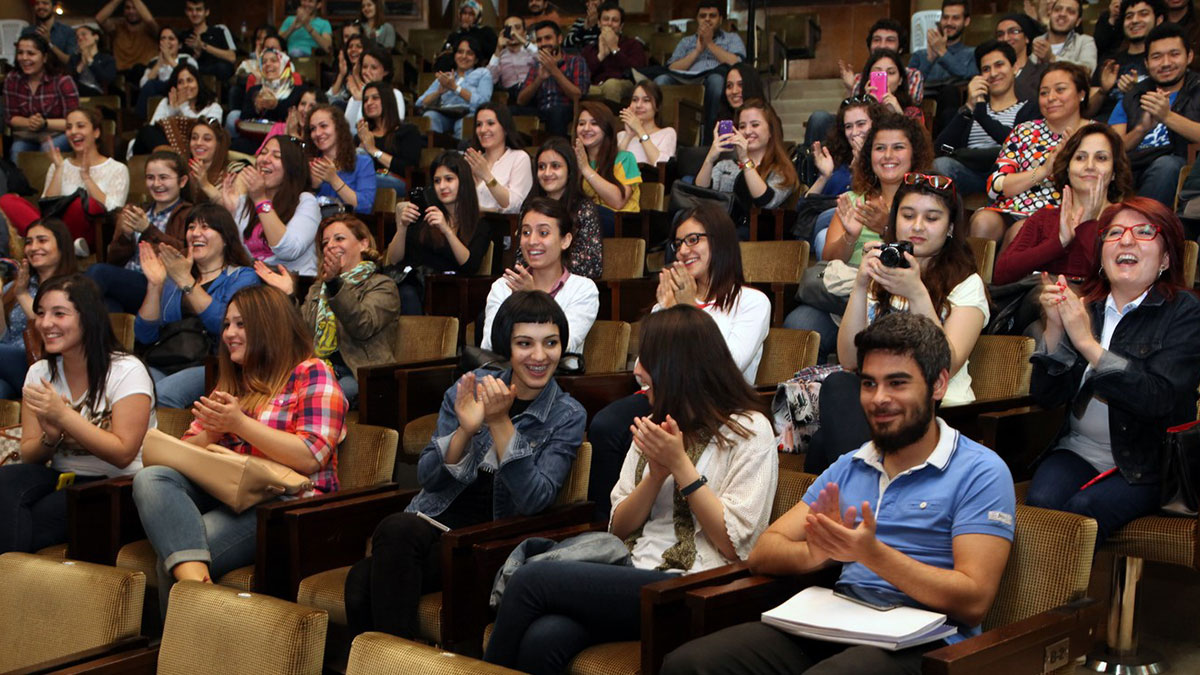 Devlet başvuru yapanlara yol ücreti desteği veriyor! Şehir dışında okuyan öğrenciler bunu kaçırmamalı