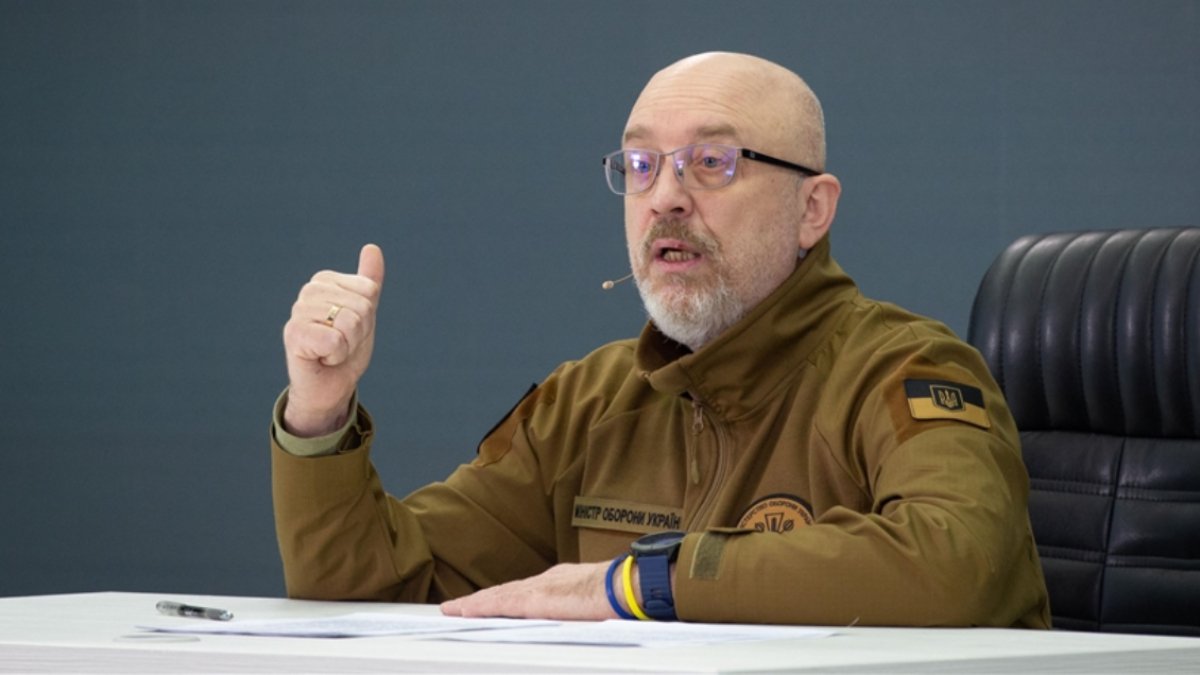 Rusya’nın büyük taarruzuna günler kala: Ukrayna’nın savunma bakanı görevden alınıyor