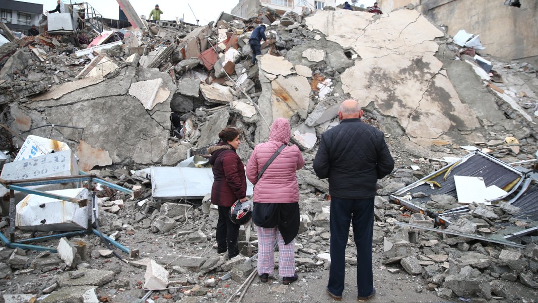 Depremzedelerin banka borçları için öteleme kararı