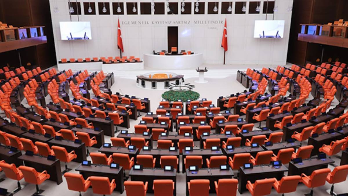 Meclis çalışmalarına bir hafta ara