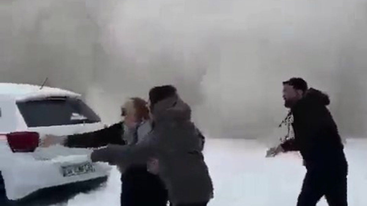 Malatya'da depreme dayanıklı diye satılan bina böyle çöktü