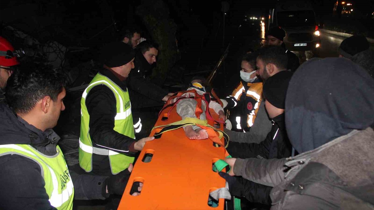 26 saat sonra gelen kurtuluş: Hatay'da iki küçük çocuk enkazdan çıkarıldı