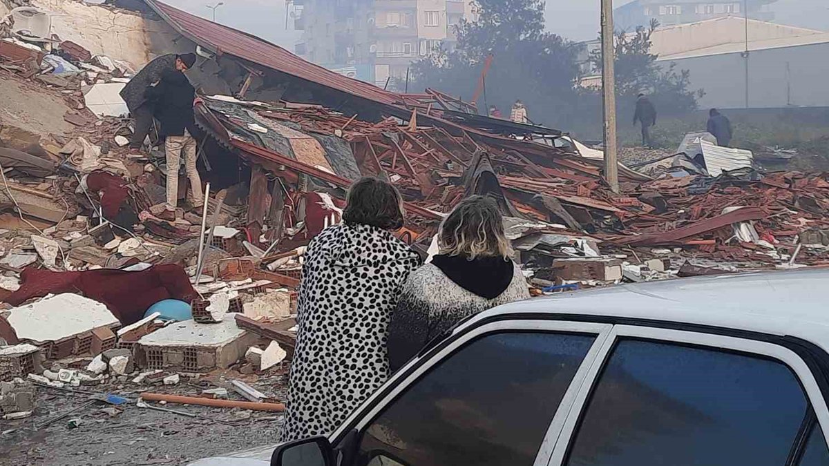 Zonguldaklı madenciler Hatay'a doğru yola çıktı