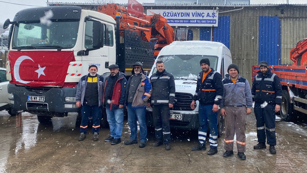 Bursa Vinç İşletmecileri Derneği deprem bölgesine vinç gönderdi