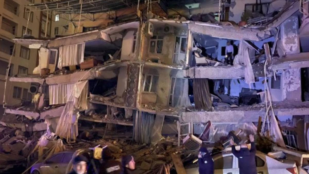 İzmir Belediyesi'nden depremzedeler için 'bir yuva bir kira' kampanyası