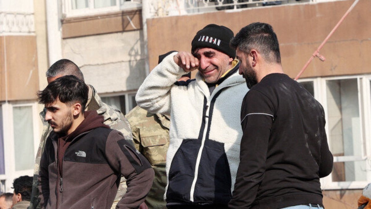 Kardeş Pakistan’dan büyük jest: Maaşlarını depremzedelere bağışladılar