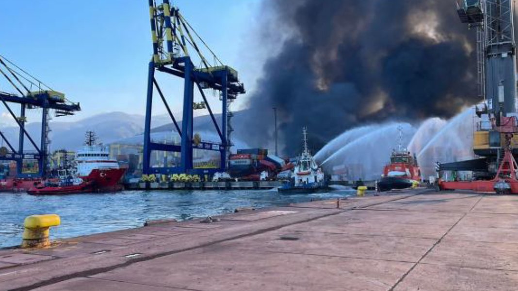 İmamoğlu duyurdu: İskenderun Limanı'ndaki dev yangın kontrol altında