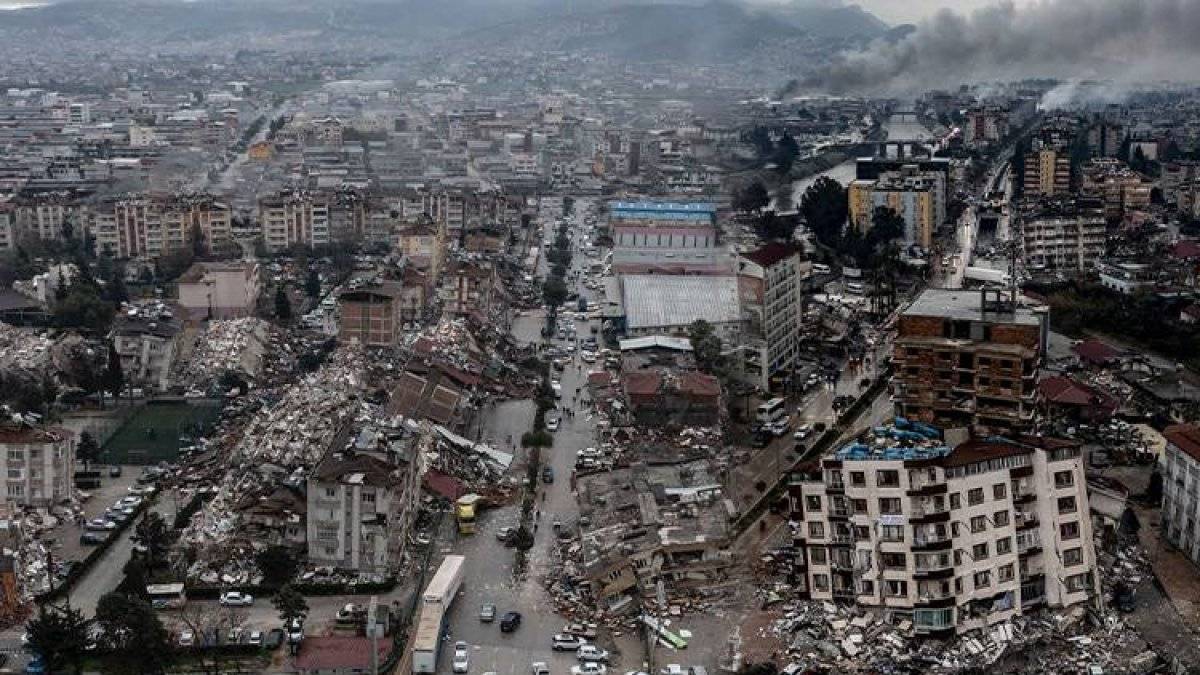 İşte havadan 'Hatay enkazı': Binalar kuma döndü