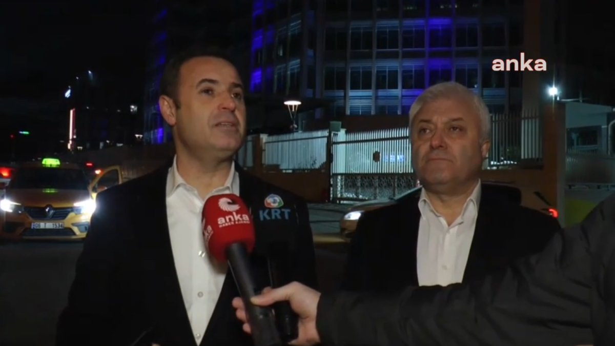 CHP'li vekiller sosyal medya kısıtlaması için BTK önünde:  Devlet nereye saklanıyor?