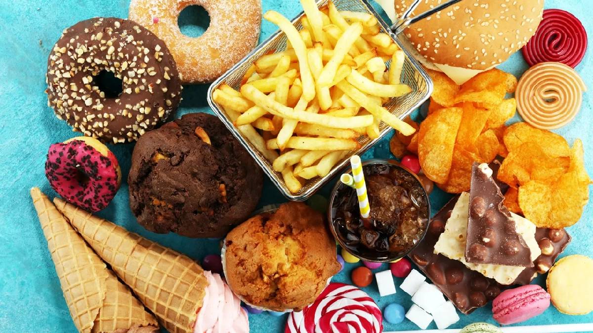 Bu besinler için tehlike çanları çalıyor! Erken ölmek istemeyenler bunları tüketmesin! Karnınızı doyursa da ömrünüzü kısaltıyor