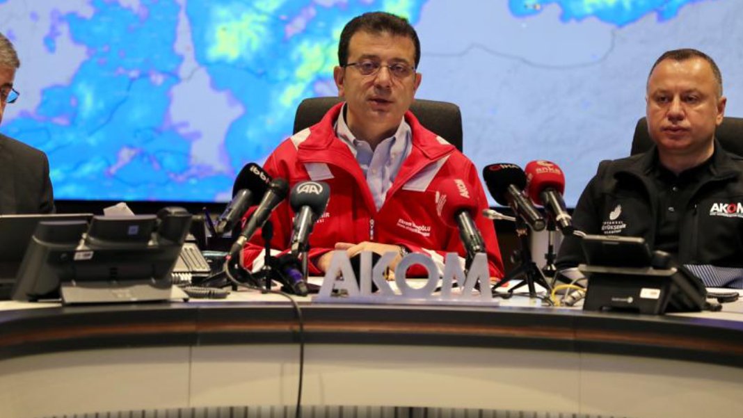 İmamoğlu: Antakya'da en büyük sorun telefonların çekmemesi