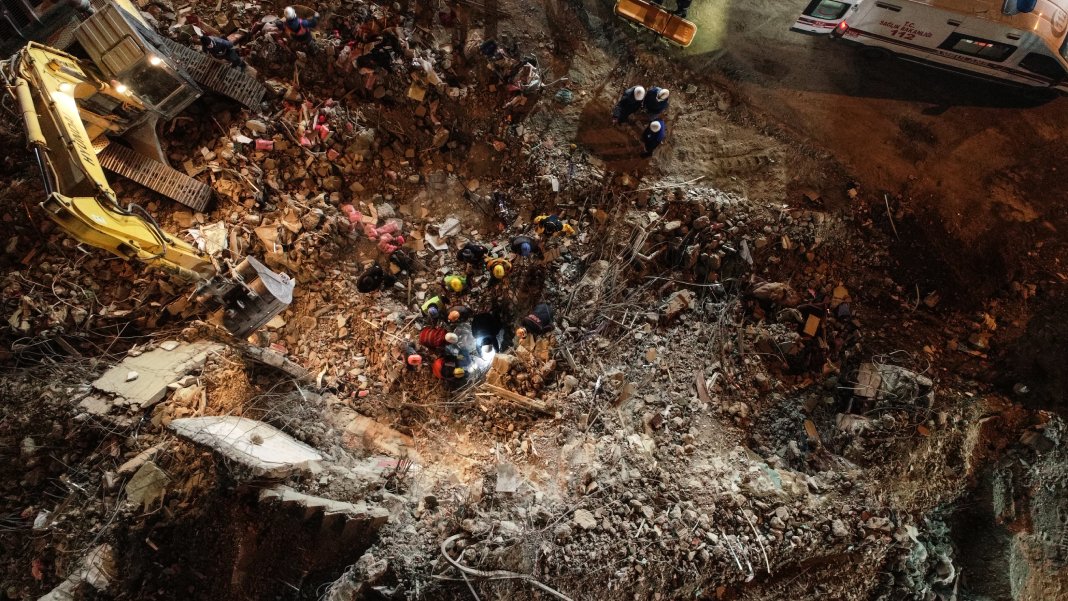 Depremde hayatını kaybeden Şeyma'nın paylaşımı yürekleri burktu