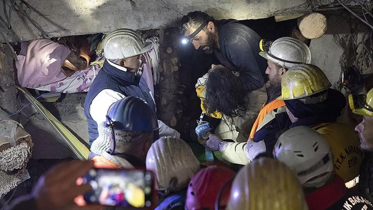 TKİ ve TTK işçileri afet bölgesine yönlendirdi: 10 bine yakın madenci enkaz kazıyor