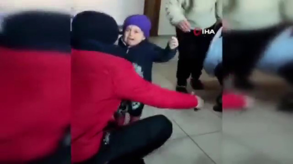 Enkazdan kurtarılan baba-kız günler sonra kavuştu