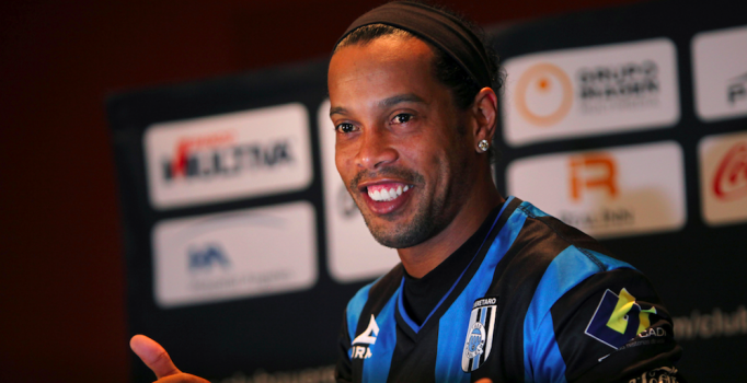 Ronaldinho resmen açıkladı