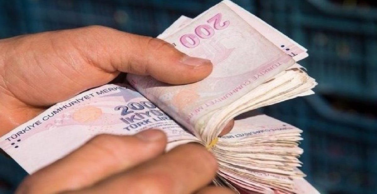Memurlar cüzdanlarında yer açsın! Yüzde 15'lik ek zam yüzleri güldürdü: O tarihten sonra memur ve emekliler bu maaşları alacak!