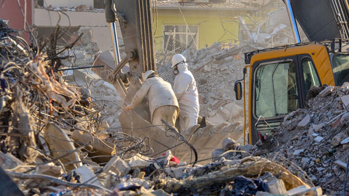 Bakanlıktan 'Deliller toplanmadan enkazlar kaldırılıyor' iddialarına ilişkin cevap: Bilirkişiden sonra kaldırılıyor
