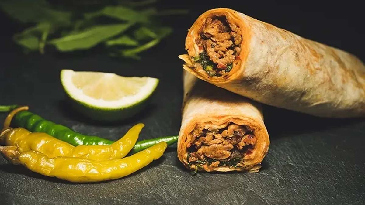 Tavuktan hiç tantuni olur mu demeyin! Biz tarifini yazdık oldu! Bir yiyen ikinci dürümü de istiyor...