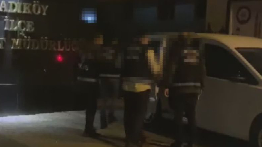 Depremde Diyarbakır'da yıkılan iş merkeziyle ilgili 3 gözaltı