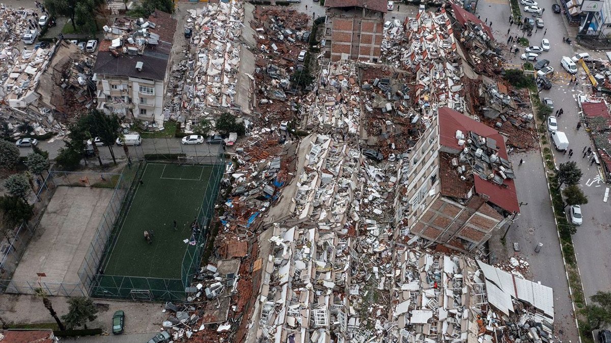 Yardım gönüllüsü deprem bölgesini anlattı: Mahşer alanını gördüm