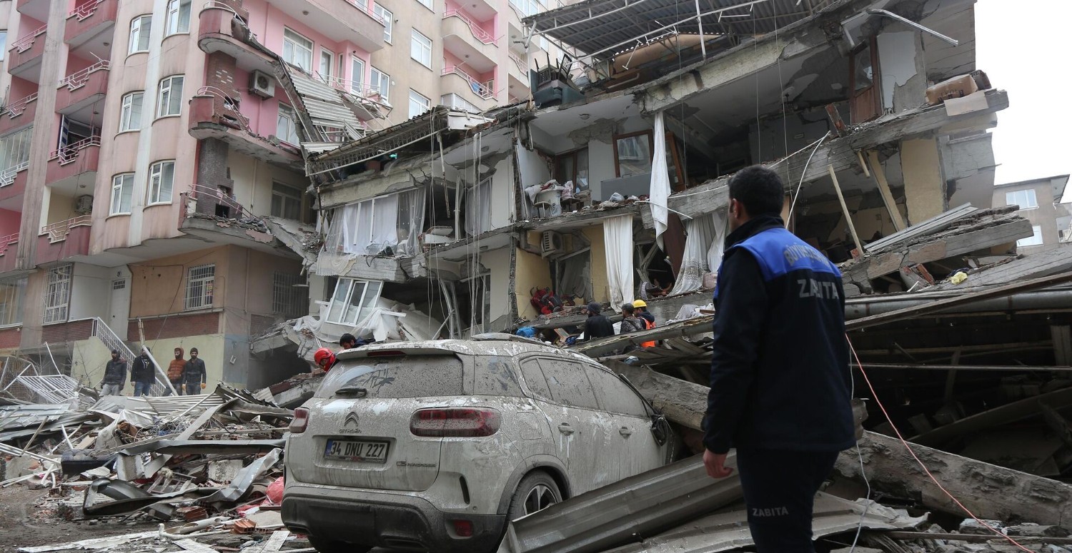 Enkazdan 202. saatte kurtuldular! Evli çift korku dolu o anları anlattı: Dinleyenlerin tüyleri diken diken oldu! 