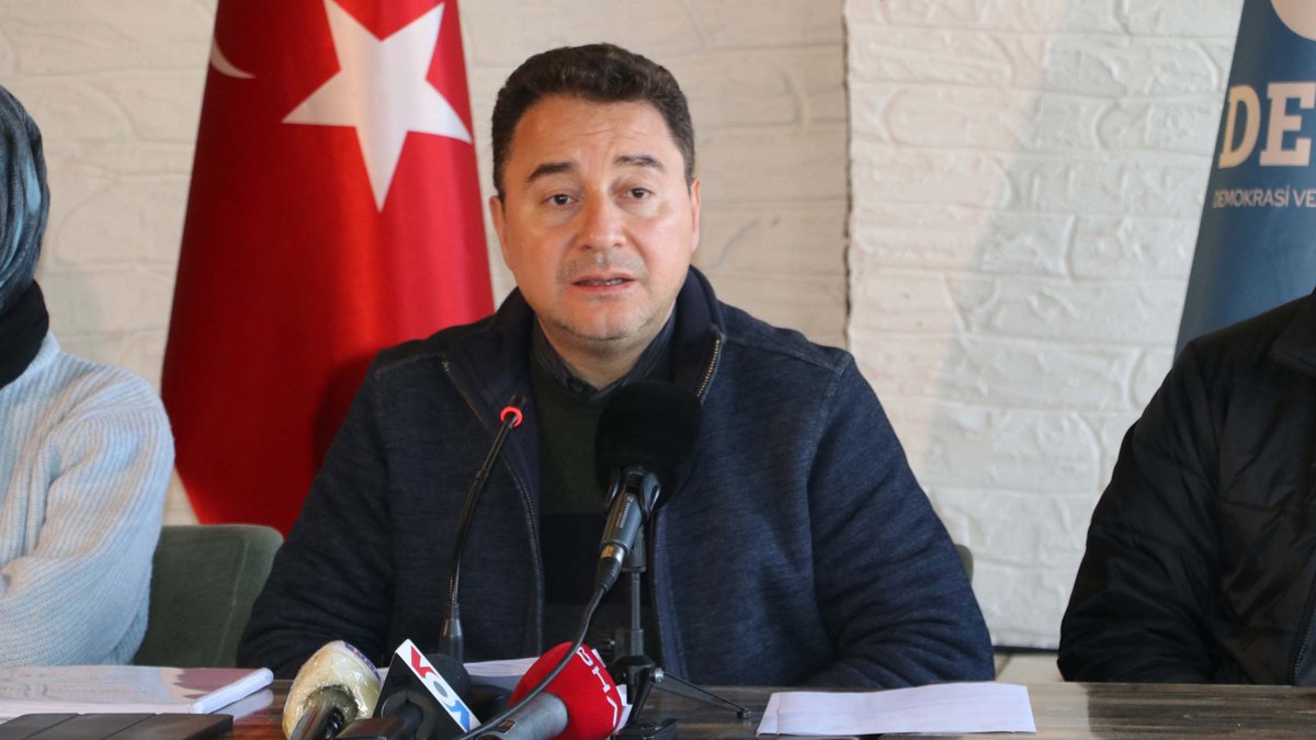 Babacan'dan 'seçimin ertelenmesi' tartışmalarına tepki: Herkes anayasaya uymak zorunda