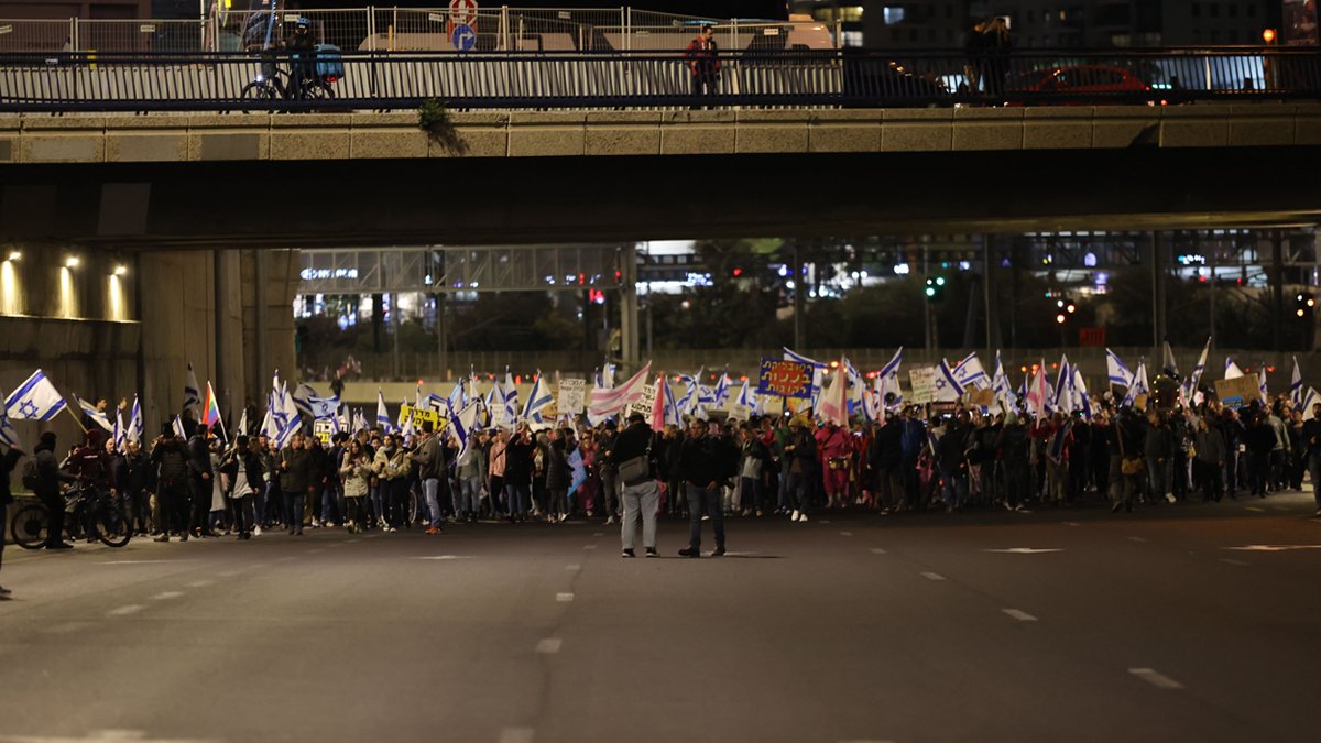 Netanyahu'ya öfke dinmiyor! On binlerce İsrailli yine sokakta