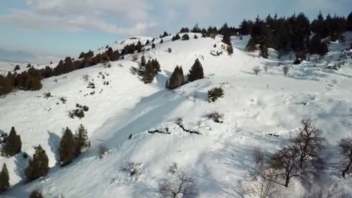Depremin boyutunu ortaya koyan manzara! Karla kaplı Berit Dağı'nda dev yarıklar