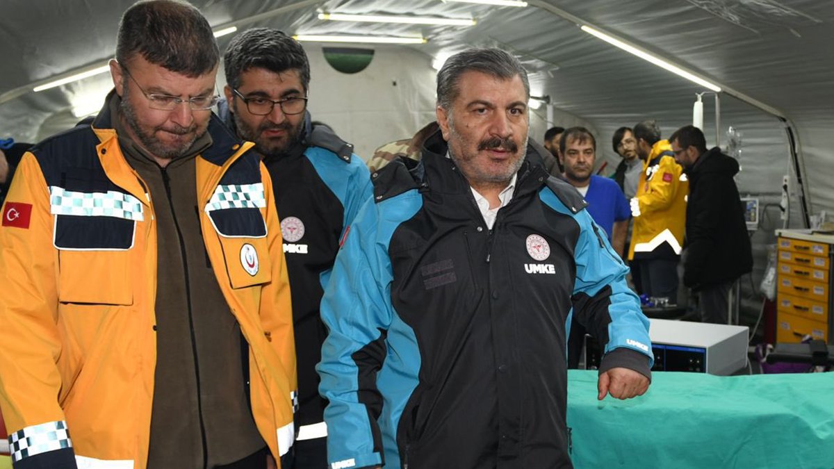 Deprem bölgesinde salgın hastalık korkusu: Bakan Koca'dan yeni açıklama