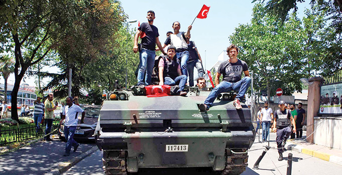 15 Temmuz şiirleri ve sözleri | Demokrasi zaferi ve şehitleri anma etkinlikleri