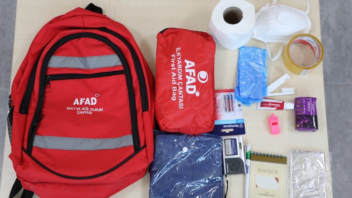 Deprem çantasının maliyeti bin liraya dayandı
