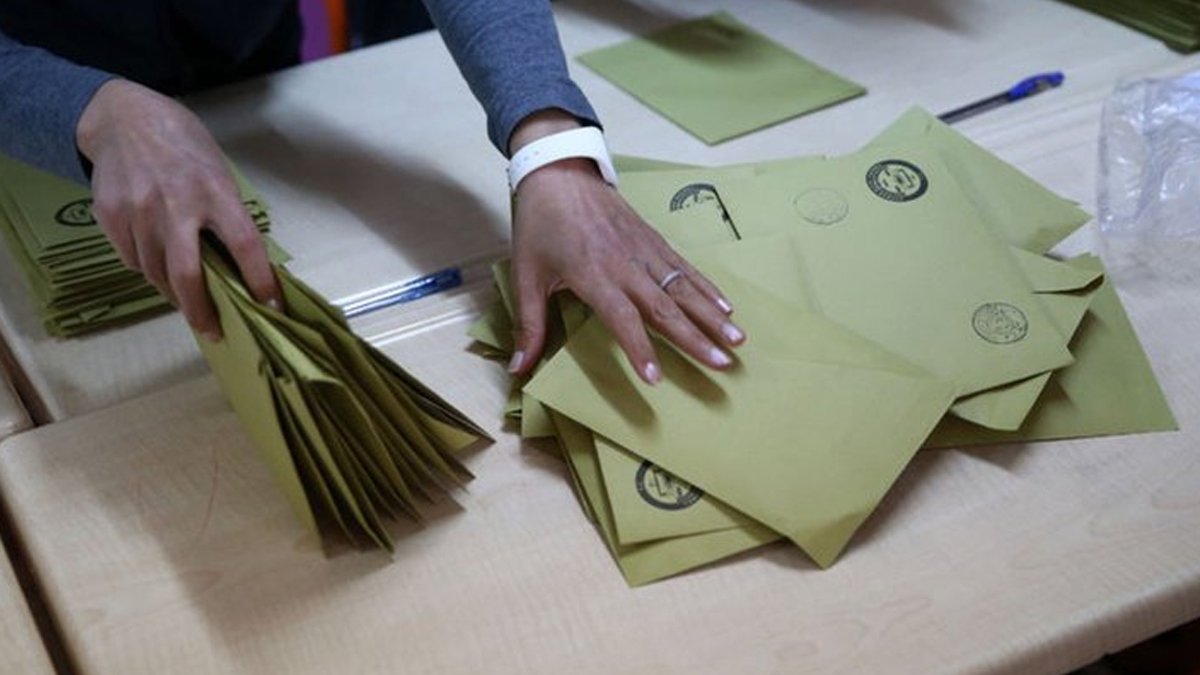 CHP'den depremde göç edenler için 'yurt dışı seçmen' formülü