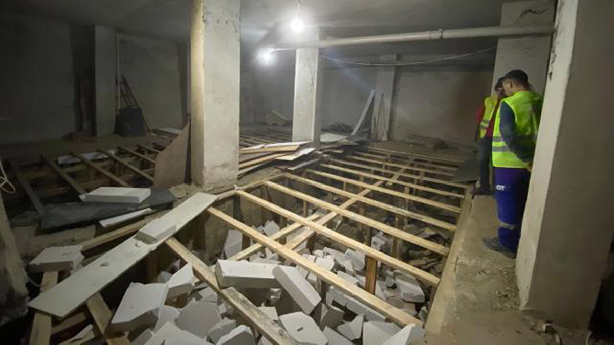 İstanbul'da akıl almaz olay: Binanın zeminine kaçak kat indi