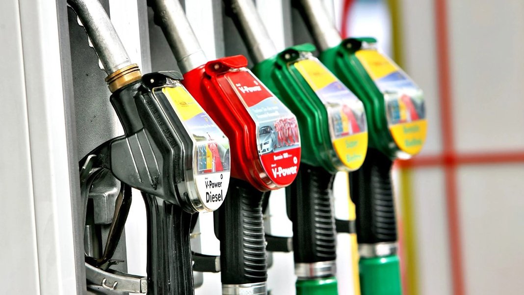 Akaryakıtta indirim: Bu geceden itibaren geçerli olacak