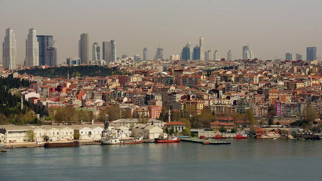 Ekrem İmamoğlu duyurdu: İBB'den 2000 sonrası binalar için karar