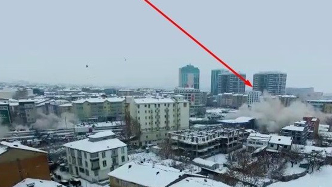 Kahramanmaraş'taki 7.6'lık depremi drone havadayken yakaladı