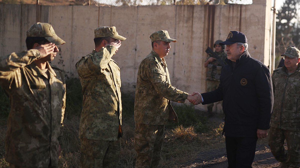 Akar: Depremde 100 arkadaşımızı kaybettik