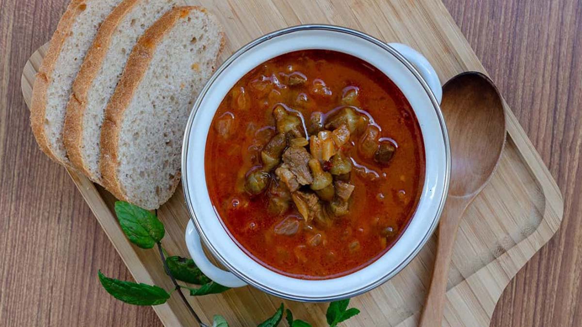 Çorbasız sofraya oturmam diyenlere müjde! Bu çorba vitamin deposu! Konya'nın meşhur bamya çorbasıyla sizde fark yaratın