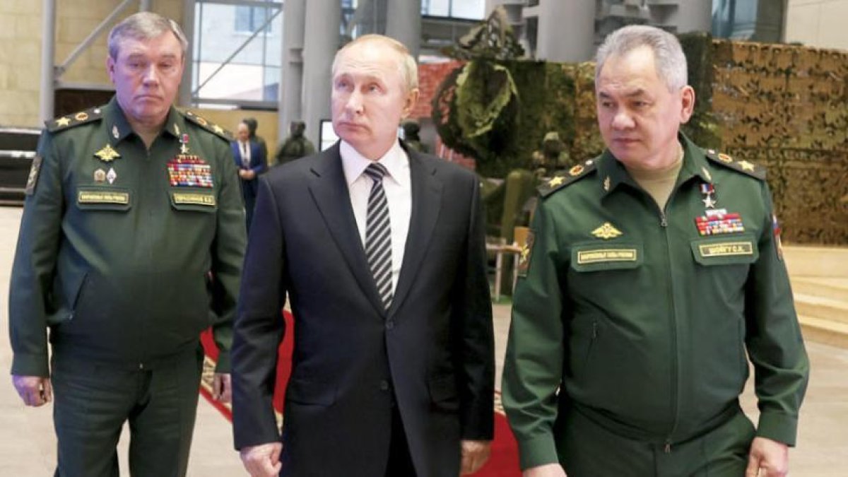 Rus işgalciler birbirine düştü