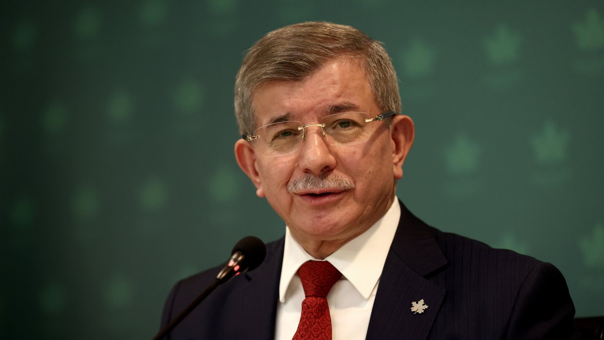 Davutoğlu yeniden deprem bölgesine gidiyor